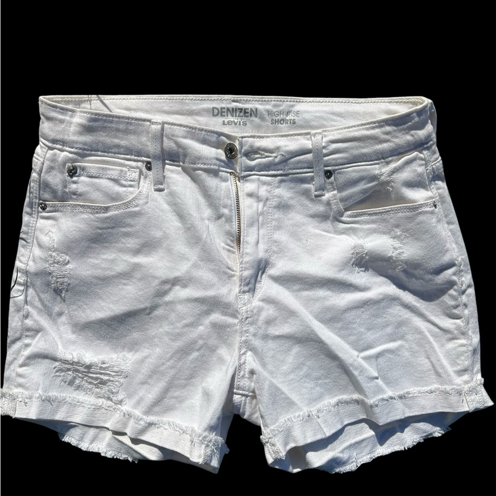 ✨ Women's High Rise Levi Shorts ✨